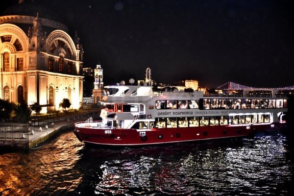 Boğazda Akşam Yemeği Turu & Türk Gecesi Gösterisi (Alkolsüz)